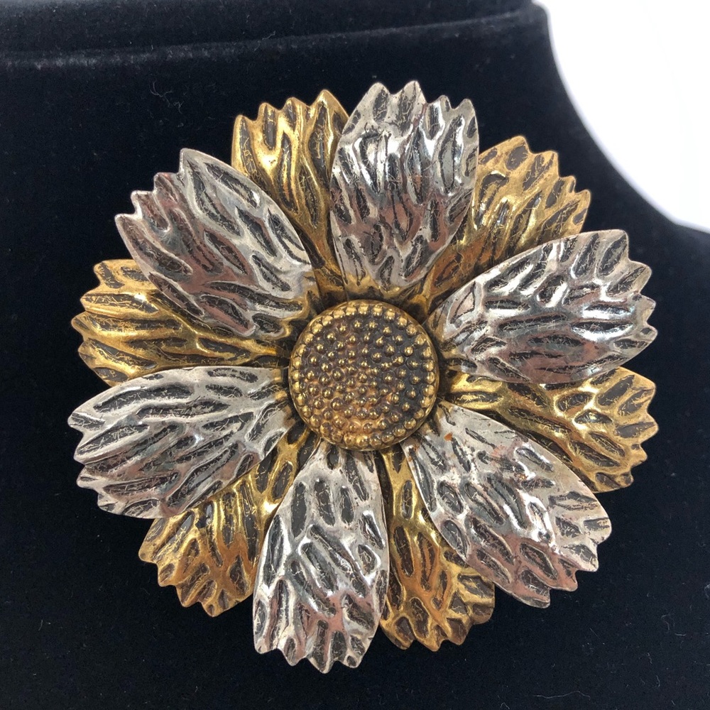 VTG Brass & Silver Daisy Flower Brooch 2-1/2”